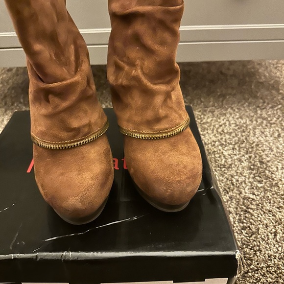 Wedge Boots - Picture 5 of 5